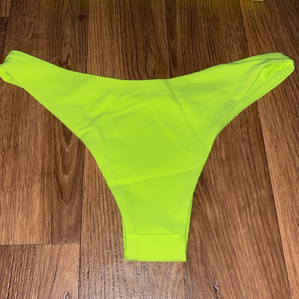 Zaful electric yellow bikini - Picture 3 of 5